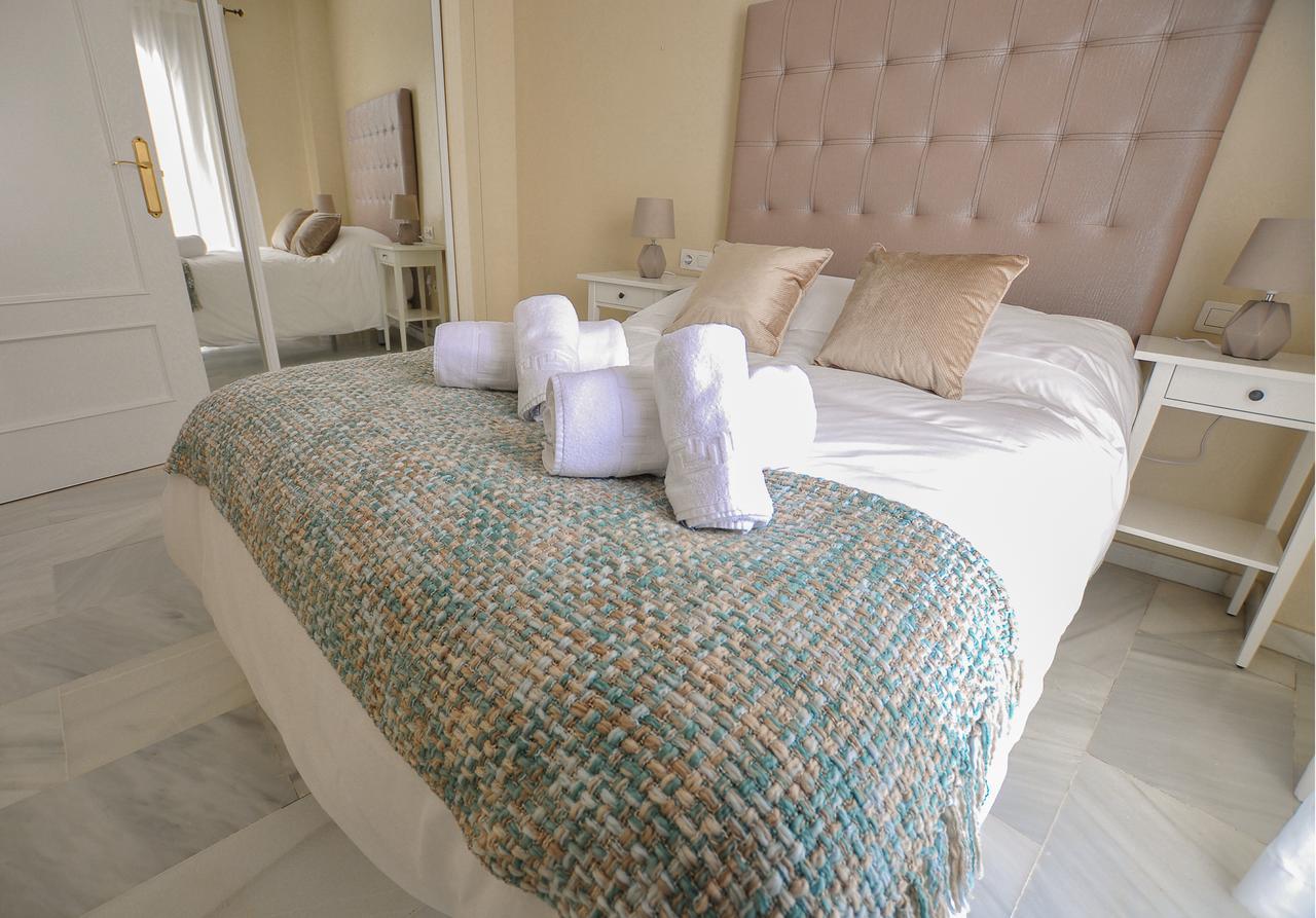 Acogedor Apartamento Junto A Calle Larios By Renthas Apartment Malaga Exterior photo
