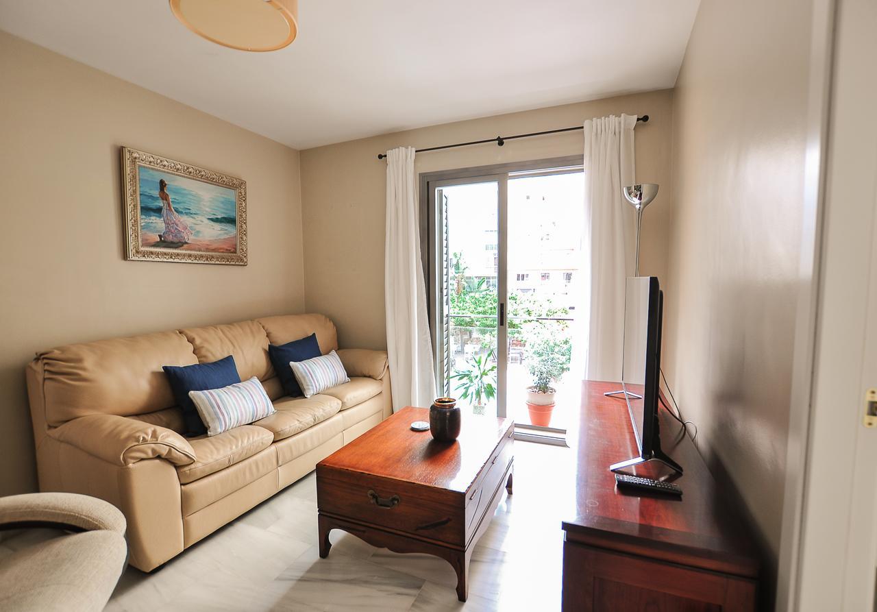 Acogedor Apartamento Junto A Calle Larios By Renthas Apartment Malaga Exterior photo