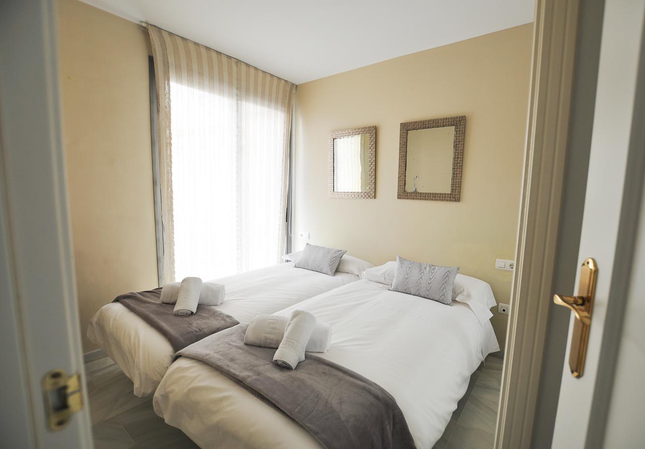 Acogedor Apartamento Junto A Calle Larios By Renthas Apartment Malaga Exterior photo