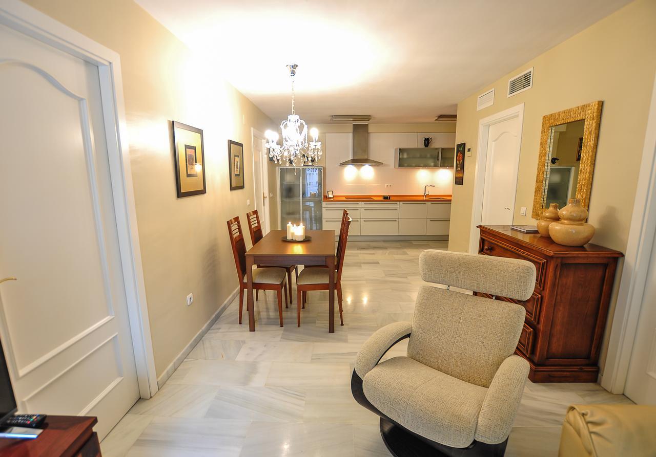 Acogedor Apartamento Junto A Calle Larios By Renthas Apartment Malaga Exterior photo