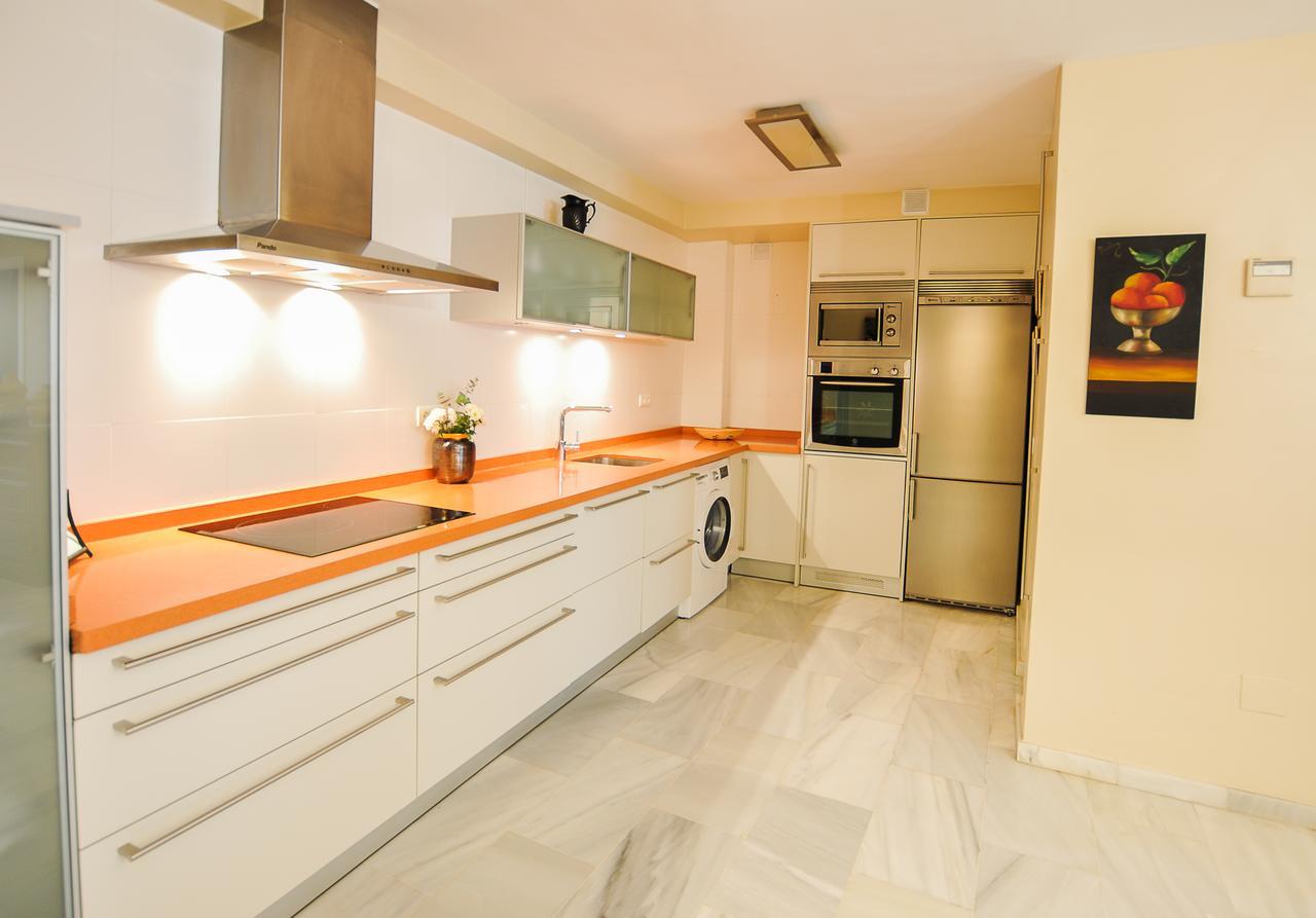 Acogedor Apartamento Junto A Calle Larios By Renthas Apartment Malaga Exterior photo